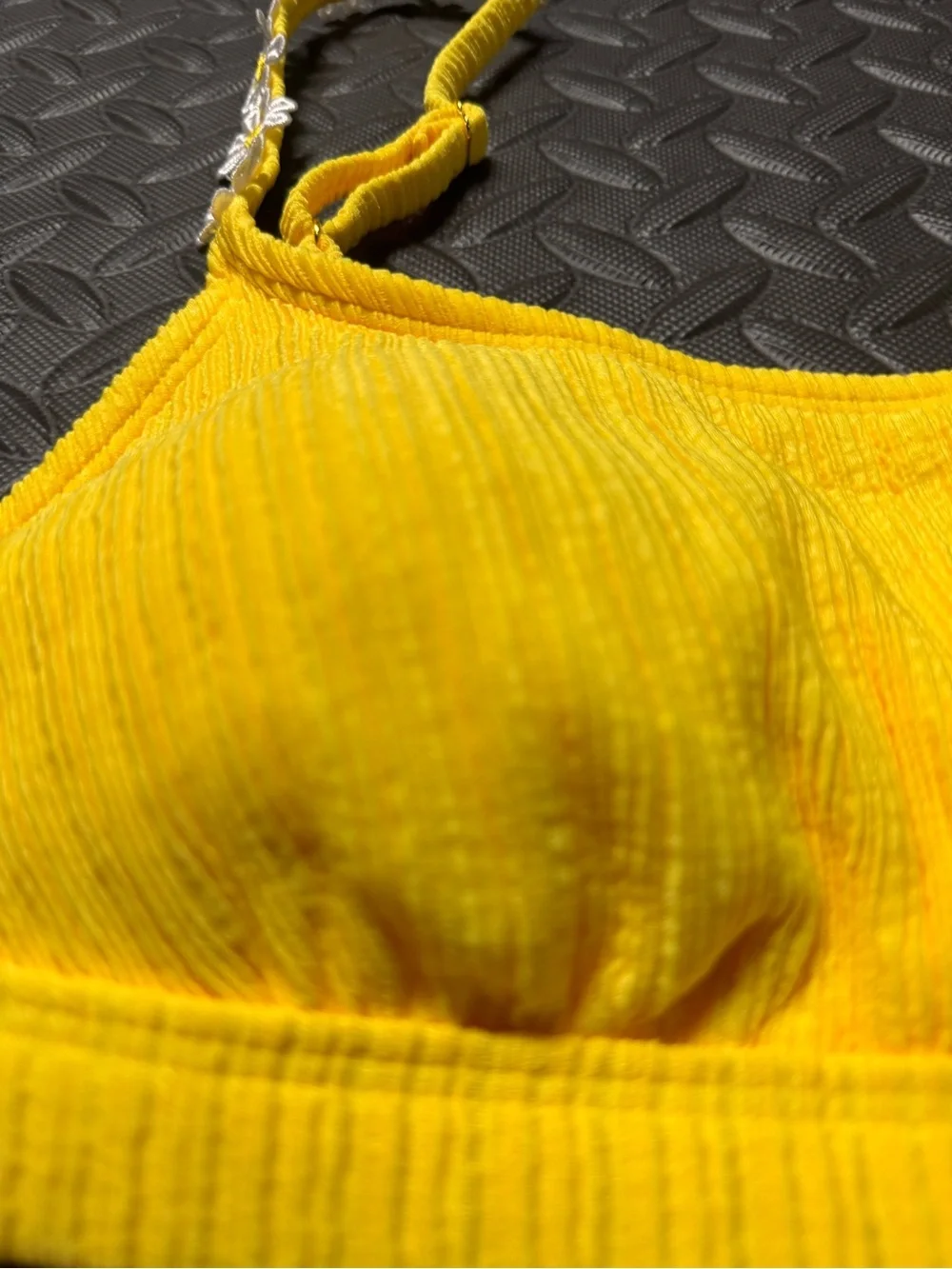 No Boundaries Yellow Textured Daisy Strap Bikini Set Girls Size L (11-13)